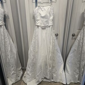 Lady Roi Elegant Wedding Dress with Embroidered Details Size 12